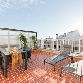Apartment for rent for €4,256 per month in Barcelona, Carrer de Balmes