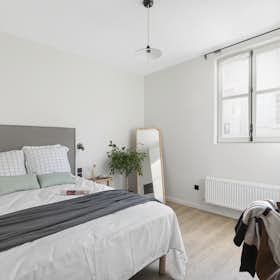 Mehrbettzimmer for rent for 650 € per month in Nancy, Rue du Manège