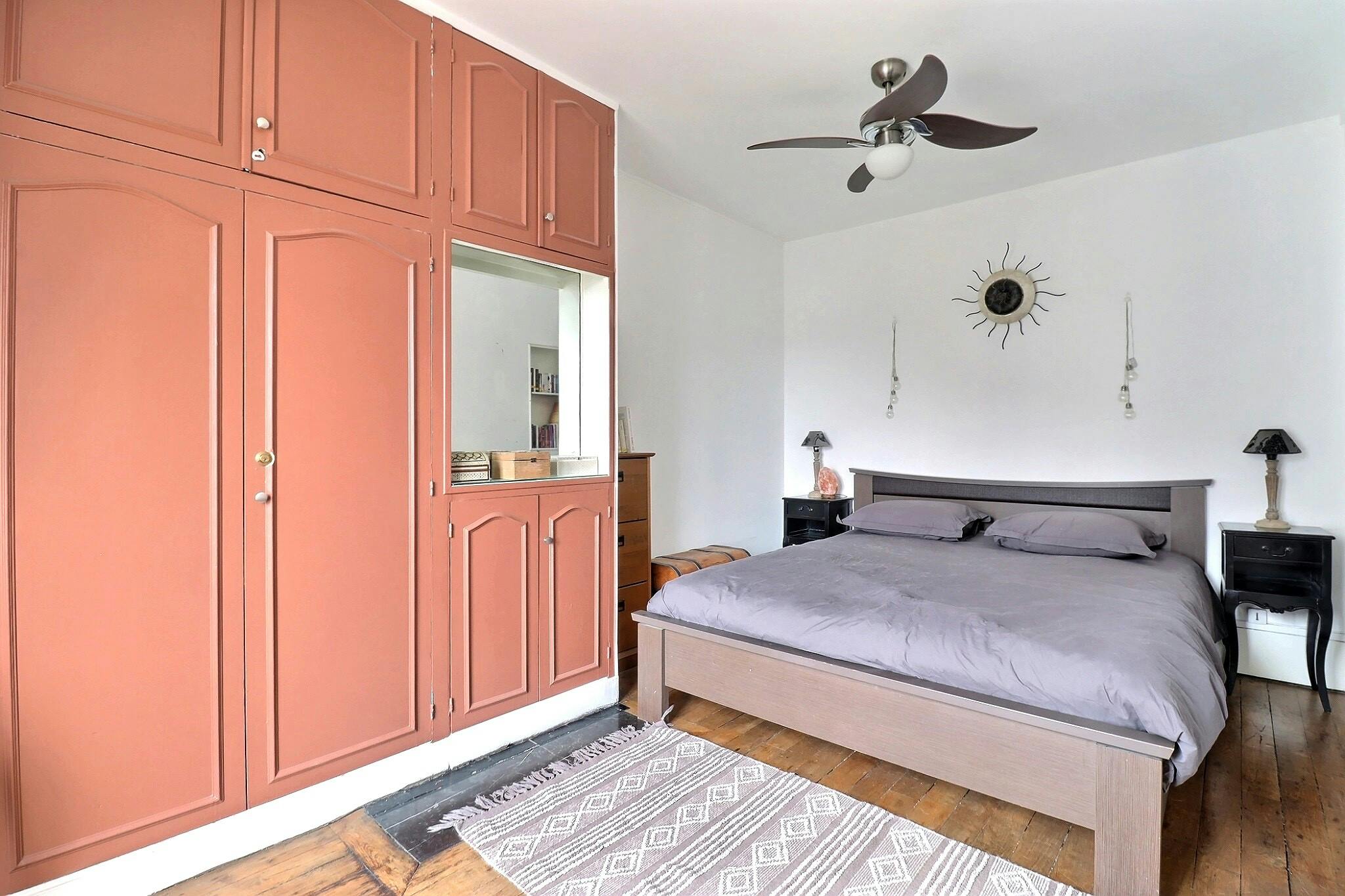 Apartment for rent for €2,052 per month in Paris, Rue Damrémont