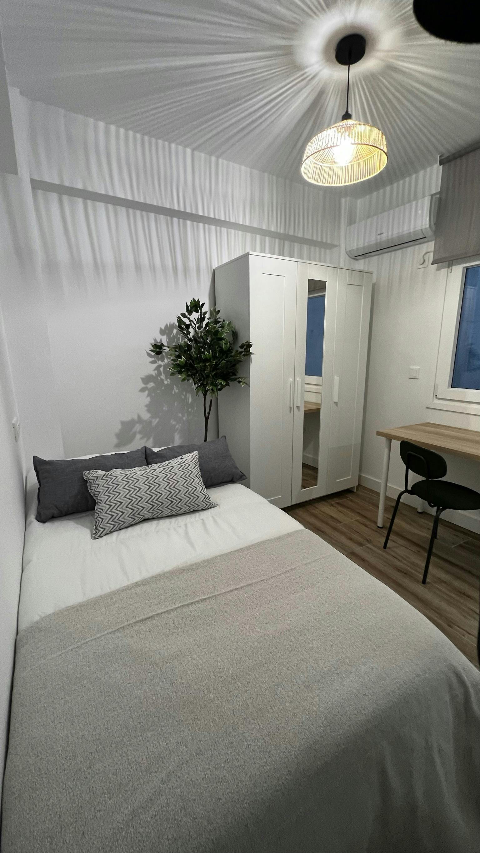 WG-Zimmer zu mieten für 390 € pro Monat in Córdoba, Calle Conquistador Benito de Baños