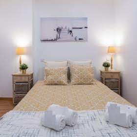 Apartment for rent for €782 per month in Porto, Rua de Santo Ildefonso