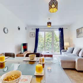 公寓 正在以 £4,260 的月租出租，其位于 Maidstone, Stafford Gardens