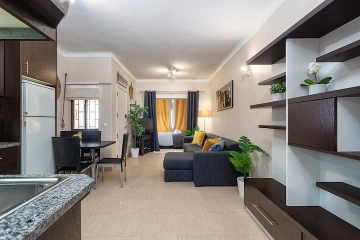 Квартира за оренду для 1 009 EUR на місяць у Amadora, Estrada dos Salgados