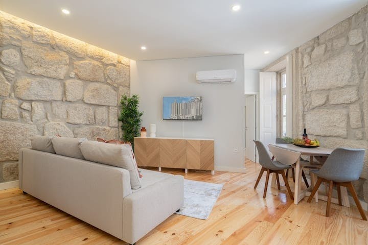 Rua do Bonjardim, Porto preview