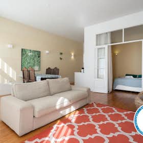 Apartment for rent for €1,503 per month in Porto, Rua de Dom Manuel II