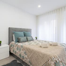 Apartment for rent for €1,123 per month in Porto, Rua Escura
