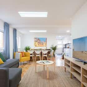 公寓 正在以 €1,293 的月租出租，其位于 Espinho, Rua 19