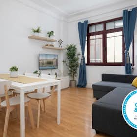 Apartment for rent for €1,293 per month in Porto, Rua Fernandes Tomás