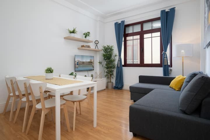 Rua Fernandes Tomás, Porto preview