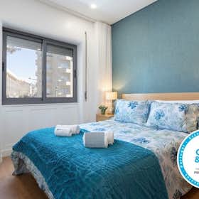 Apartment for rent for €1,520 per month in Vila Nova de Gaia, Avenida da República