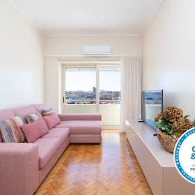 Apartment for rent for €1,520 per month in Vila Nova de Gaia, Avenida da República
