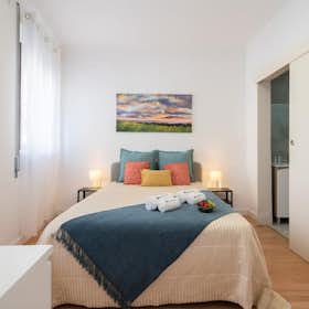 Wohnung zu mieten für 1.000 € pro Monat in Porto, Rua de Maria Pia