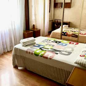 Pokój prywatny do wynajęcia za 395 € miesięcznie w mieście Valladolid, Calle Sabano