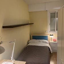 Private room for rent for €550 per month in Barcelona, Carrer de Bilbao