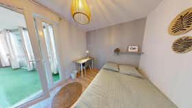 Private room for rent for €545 per month in Cenon, Rue du 8 Mai 1945