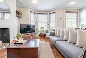 Appartement à louer pour 2 902 £GB/mois à London, Gladys Road