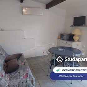 Maison à louer pour 600 €/mois à Solliès-Toucas, Route Forestière