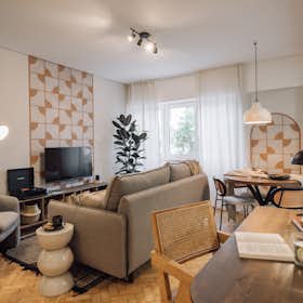 Apartment for rent for €4,017 per month in Lisbon, Travessa do Chafariz das Terras