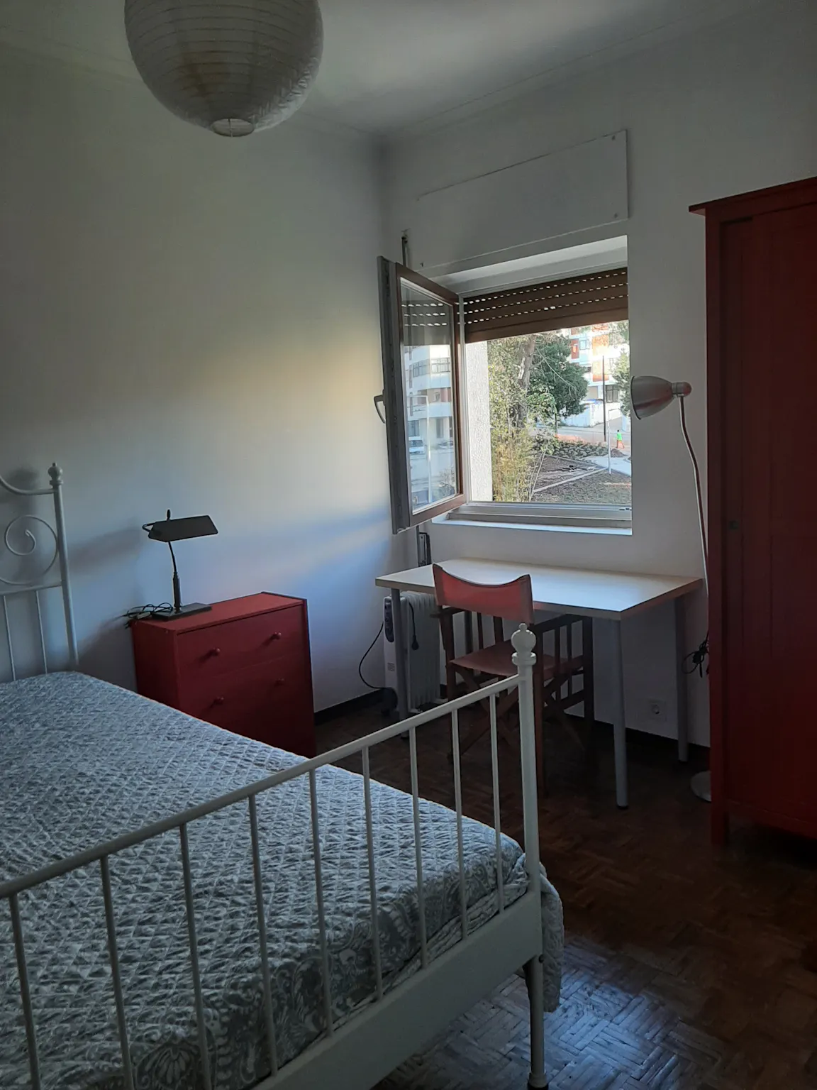 Private room in Rua Carolina Michaelis, Coimbra 2