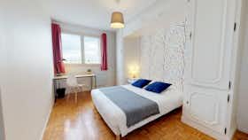 Cameră privată de închiriat pentru 452 EUR pe lună în Saint-Priest, Rue d'Arsonval