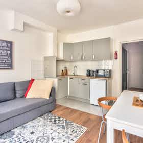 Apartment for rent for €2,700 per month in Paris, Passage des Gravilliers