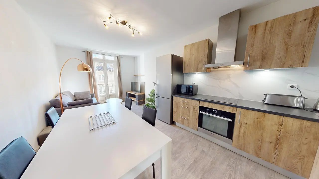 私人房间 正在以 €320 的月租出租，其位于 Saint-Étienne, Rue du Onze Novembre