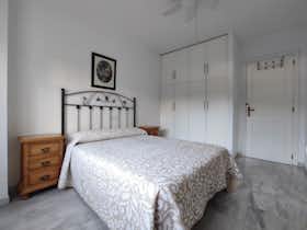 Appartement te huur voor € 700 per maand in Torrox, Avenida Costa del Sol