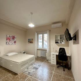 Private room for rent for €740 per month in Rome, Via Cesare Rasponi