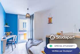 Private room for rent for €430 per month in Rouen, Rue Blaise Pascal