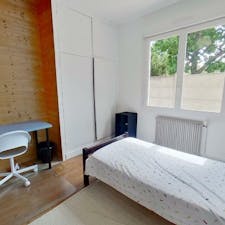 Private room for rent for €545 per month in Pessac, Avenue Phénix-Haut-Brion