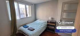 Appartement te huur voor € 460 per maand in Caen, Rue d'Auge