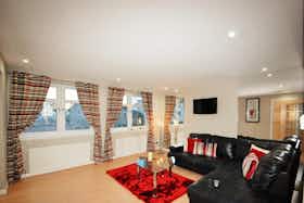 Apartament de închiriat pentru 2.500 GBP pe lună în Aberdeen, Grandholm Crescent
