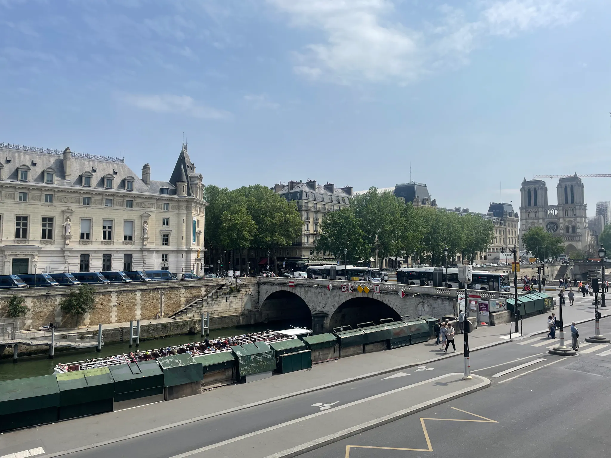 1-Bedroom Apartment in Quai des Grands-Augustins, Paris (1450368) ROOM 2