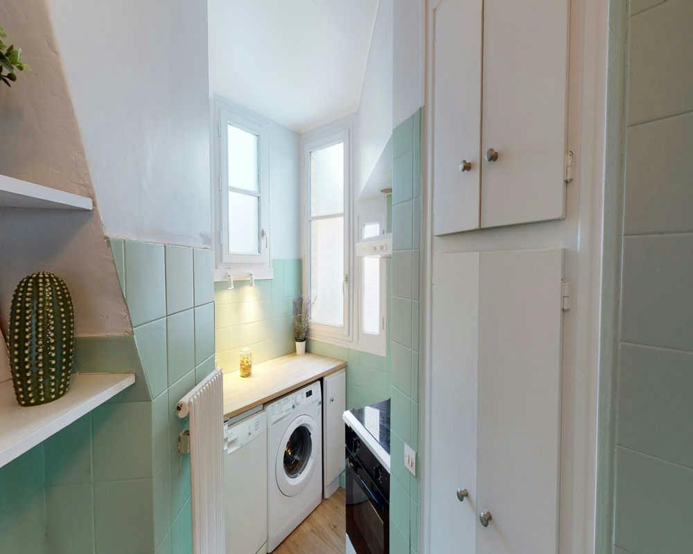 Private room for rent on Rue Sedillot, Paris - Plus