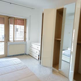 WG-Zimmer for rent for 630 € per month in Rome, Via Laterina