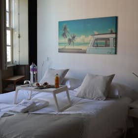 Appartement te huur voor € 1.200 per maand in Porto, Rua de Pelames