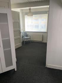 Private room for rent for €485 per month in Emmen, Weerdingerstraat