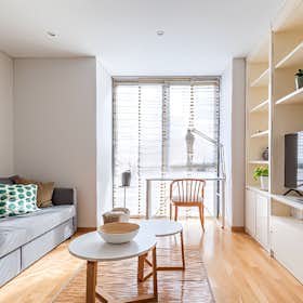 Apartment for rent for €1,750 per month in Madrid, Calle de la Caridad
