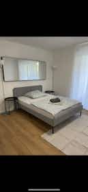 私人房间 正在以 €850 的月租出租，其位于 Munich, Sylvensteinstraße