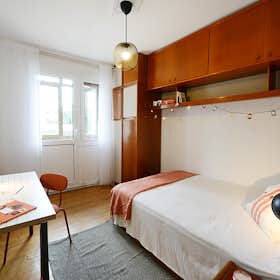 Private room for rent for €505 per month in Bilbao, Calle Calixto Leguina