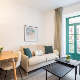 Apartment for rent for €1,450 per month in Valencia, Calle del Trench