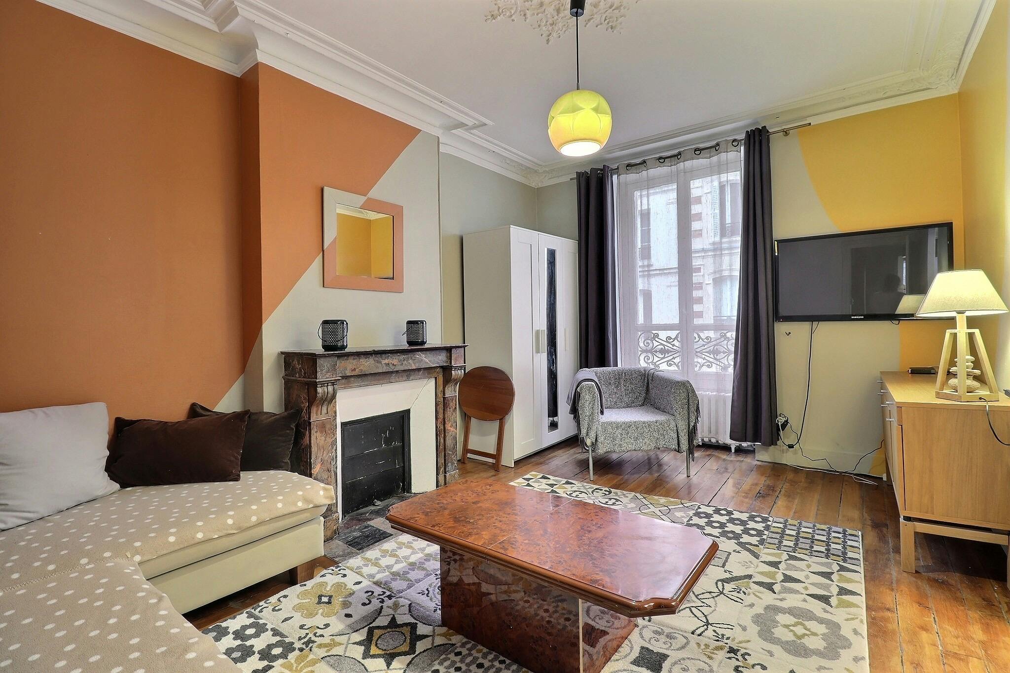 Apartment for rent for €1,932 per month in Paris, Rue Mouton-Duvernet