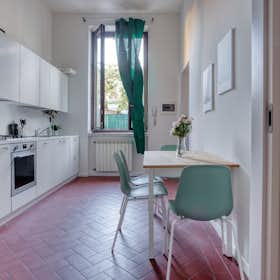 Apartment for rent for €1,300 per month in Milan, Via Comune Antico