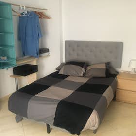 Private room for rent for €500 per month in Valencia, Carrer de la Barcelonina