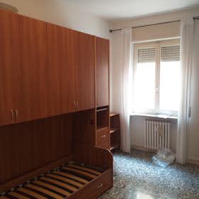 Chambre privée à louer pour 700 €/mois à Parma, Via Pietro Pecchioni