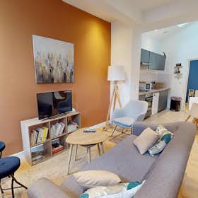 Apartamento for rent for € 975 per month in Lille, Rue Rabelais