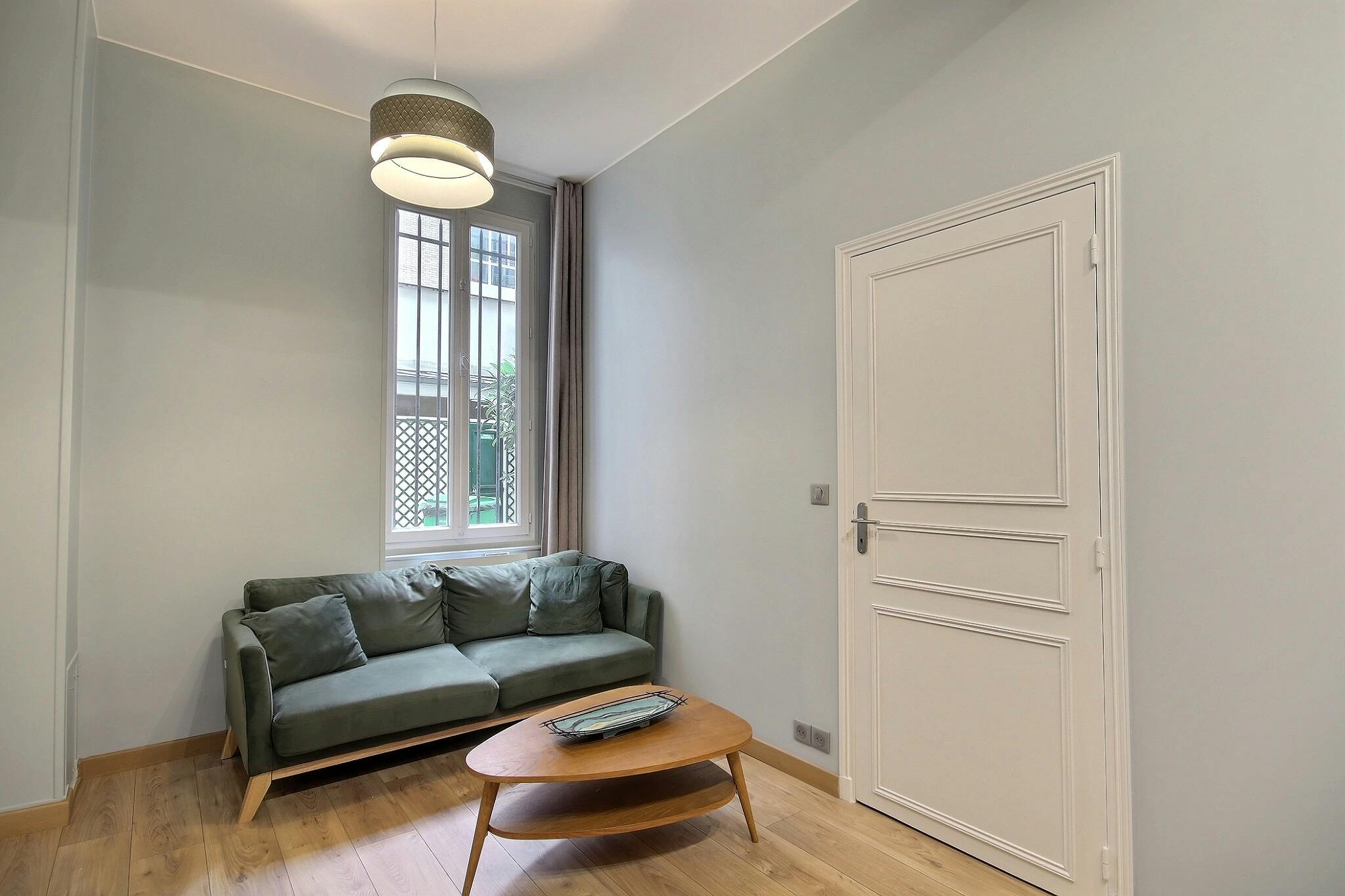 Rue de Rome, Paris preview