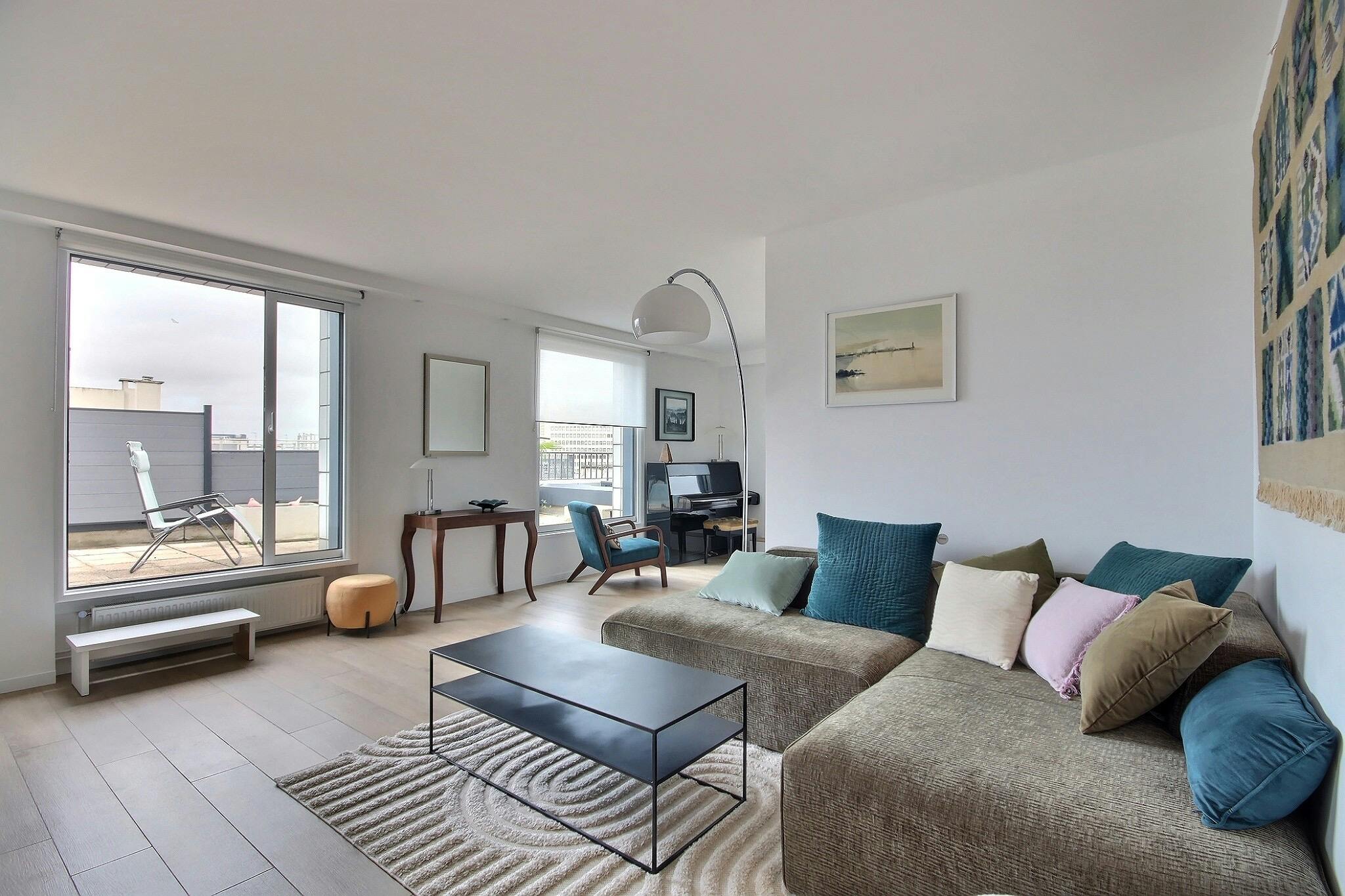 Apartment for rent for €3,888 per month in Paris, Rue Eugène Oudiné