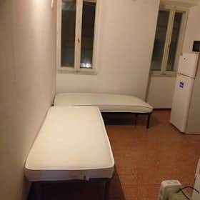 Monolocale for rent for 550 € per month in Parma, Strada 20 Settembre