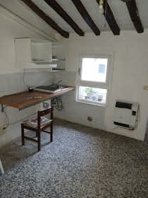 公寓 正在以 €800 的月租出租，其位于 Parma, Strada 20 Settembre